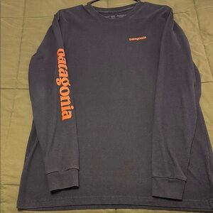 Patagonia Men's Dark Blue Long Sleeve Shirt